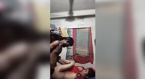 دیسی slut ہو جاتا ہے اس کی بلی آخر کی طرف سے اس کے روممیٹ میں doggystyle 0 کم از کم 40 سیکنڈ