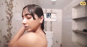 Desi xx beleza goza de chuveiro e fica duro anal strap - on de seu namorado 13 minuto 10 SEC