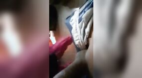 Desi vợ cho miệng dịch vụ đến cô ấy chị em trong một steamy tình dục video 4 tối thiểu 30 sn