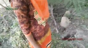 Desi couple gets naughty in the great outdoors 2 min 00 sec