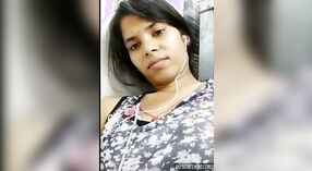 Bangla babe zeigt Ihre Muschi und Brüste in einem unglaublichen porno-video 3 min 00 s