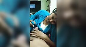 Encuentro Íntimo de la estrella Porno India Swati Naidu con una Pareja Sexual 6 mín. 10 sec