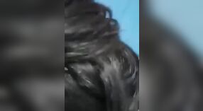 Desi bhabhi steigt in diesem dampfenden Video auf ihren massiven schwarzen harten schwanz aus 3 min 00 s