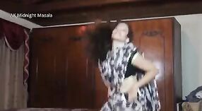 Vidéo de sexe indien HD mettant en vedette de vraies scènes d'inceste bhabhi et devar 0 minute 50 sec
