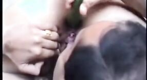 Un couple indien amateur se livre à un comportement dépravé dans une vidéo porno maison 8 minute 20 sec