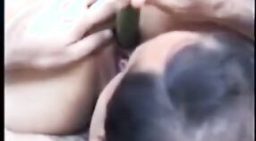 Pareja india amateur se entrega a un comportamiento depravado en un video porno casero 10 mín. 20 sec