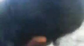 অপেশাদার কিশোর অশ্লীল ভিডিওতে একটি বক্রী মেয়ে তার প্রেমিককে একটি ব্লজব দিচ্ছে এবং তার বন্ধুদের সামনে তার সাথে যৌন মিলন করেছে 4 মিন 20 সেকেন্ড