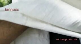 దేశీ te త్సాహిక జంట బహిరంగ సెక్స్ సెషన్ నుండి తప్పించుకుంటుంది 2 మిన్ 00 సెకను