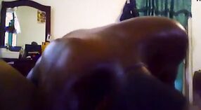 Una joven zorra se llena de una gran polla negra en este video HD 2 mín. 50 sec
