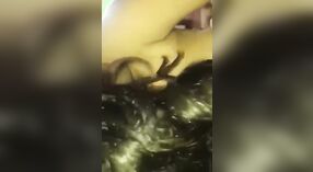 Chica tetona hace una mamada sensual en una película MMC 3 mín. 50 sec