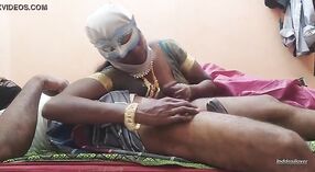 Esposa india recibe una digitación dura de su marido 5 mín. 20 sec
