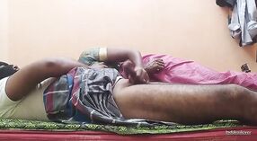 Indische Frau bekommt von ihrem Ehemann einen harten Fingersatz 6 min 10 s