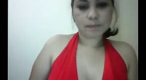 Bhabhi ji menggoda dan menggoda pemirsanya di webcam 13 min 10 sec