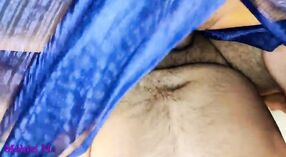 சன்னி லியோனின் ஹேரி புண்டை அவரது முதலாளியால் துடிக்கிறது 1 நிமிடம் 10 நொடி