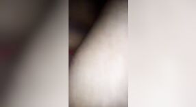 Une femme tamoule aux gros seins se fait pilonner dans une vidéo torride 4 minute 40 sec