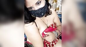 Bhabhi's big boobs get the attention they deserve in live chat with Desi viewers 4 min 20 sec