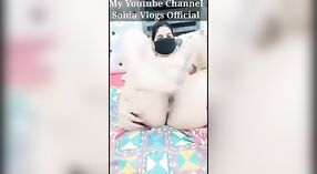 Desi chica de Pakistán disfruta del sexo anal con su cliente en la webcam 5 mín. 40 sec