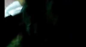পরিপক্ক ভারতীয় মহিলা এই পর্ন ভিডিওতে তার বন্ধুর সাথে একটি বাষ্পীয় ত্রয়ী উপভোগ করেন 0 মিন 0 সেকেন্ড