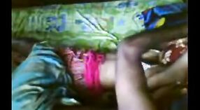 Blauwe film van Indiase Porno featuring een desi tante en haar roommate 0 min 0 sec
