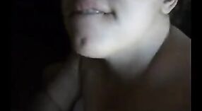 Aunty Hint aunt verir bir derin boğaz oral seks ve kırlangıçlar boşalmak içinde desi scandal video 3 dakika 10 saniyelik