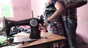 インドのメイドとハードコアの自家製セックス 2 分 00 秒