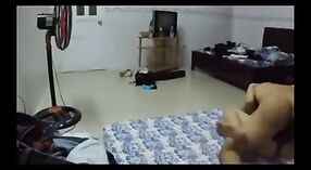 Zdradzająca Indyjska ciotka uprawia seks ze swoimi byłymi kochankami w filmie "Bhavns" 4 / min 50 sec