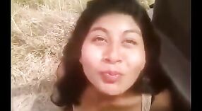 Video seks nyata dari seorang gadis perguruan tinggi memberikan blowjob di dalam mobil 4 min 10 sec