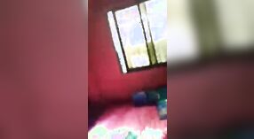 Une épouse bangladaise se fait pilonner dans une vidéo de sexe en groupe 1 minute 30 sec