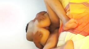 Indiano moglie prende lei micio leccato e scopata da lei marito in questo Bangla porno video 3 min 30 sec