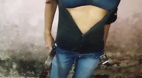 India bhabhi obtiene su culo estirado por una enorme polla negra en un video amateur 0 mín. 0 sec