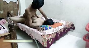 A tia Telugu e a sua melhor amiga fazem sexo apaixonado em vídeo pornográfico hardcore 5 minuto 20 SEC