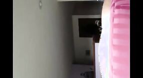 என்.ஆர்.ஐ இந்திய செக்ஸ் வீடியோ தனது காதலனுக்கு ஒரு அற்புதமான தனியா கொடுக்கும் ஒரு கவர்ச்சியான பெண் இடம்பெறும் 4 நிமிடம் 00 நொடி