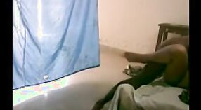 देसी पत्नी के साथ एक विशाल भूख धोखा देती है पर उसके भाई में इस वीडियो 4 मिन 00 एसईसी