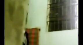 A webcam escondida da mulher indiana captura uma cena de sexo real no filme 4 minuto 20 SEC