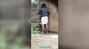 घर के बाहर भारतीय सेक्स वीडियो के दक्षिण भारतीय प्रेमियों में एक गर्म और भाप से भरा मुठभेड़ 0 मिन 0 एसईसी