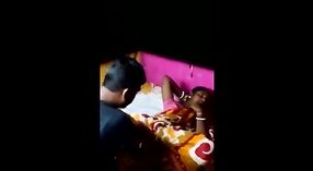 Indiase tante en minderjarige vriend engage in stomende seks in Bengali film 7 min 50 sec