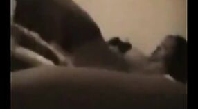 దేశీ గర్ల్ ఫ్రెండ్ యొక్క పెద్ద కొల్లగొట్టడం కులాంతర చిత్రంలో కొట్టుకుంటుంది 0 మిన్ 40 సెకను