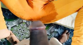 এই এক্সএক্সএক্স ভিডিওতে উঁকি দেওয়ার জন্য অতৃপ্ত ক্ষুধা নিয়ে দেশি গার্লের কঠোর যৌনতা 6 মিন 20 সেকেন্ড
