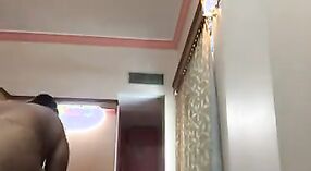 పెద్ద-బూబ్డ్ సౌత్ ఇండియన్ పసికందు MMC వీడియోలో ఆమె పుస్సీని కొట్టింది 4 మిన్ 20 సెకను