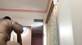 Big boobed Sud indiano babe ottiene la sua figa pestate in MMC video 4 min 50 sec