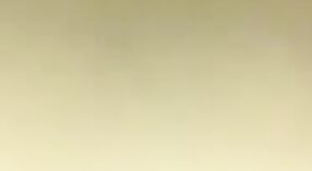 పెద్ద-బూబ్డ్ సౌత్ ఇండియన్ పసికందు MMC వీడియోలో ఆమె పుస్సీని కొట్టింది 6 మిన్ 20 సెకను