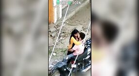 देसी एमएमएस वीडियो की पत्नी को धोखा दे पकड़ा होने सेक्स के साथ उसके नौकर सड़क पर 2 मिन 20 एसईसी