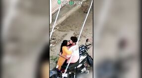 देसी एमएमएस वीडियो की पत्नी को धोखा दे पकड़ा होने सेक्स के साथ उसके नौकर सड़क पर 3 मिन 40 एसईसी