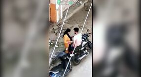 Desi mms video van cheating vrouw betrapt having seks met haar servant outdoors 0 min 0 sec