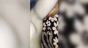 Vidéo mms indienne mettant en vedette une fille sinueuse et séduisante 1 minute 40 sec