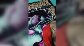 Bangla maid satisfait les désirs de son maître avec une pipe sensuelle dans une vidéo MMS 3 minute 40 sec