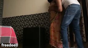 Pakistanische BBW Devar betrügt ihren Ehemann mit großem Schwanz in echtem MMC-Video 0 min 40 s