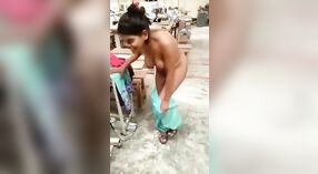 Chica Desi es seducida por su gerente cachondo en una sesión de sexo en la oficina 1 mín. 20 sec