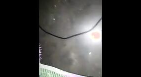 ભારતીય ભાભી આ મફત સેક્સ વિડિઓમાં નીચે અને ગંદા થઈ જાય છે! 2 મીન 50 સેકન્ડ