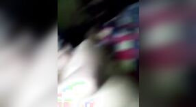 Busty Bengalce teyze seksi çıplak kedi havasını 0 dakika 0 saniyelik